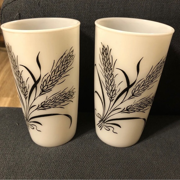 4 VTG Hazel Atlas Milk Glass Farmhouse Wheat Design Tumblers Drinking Glasses - Picture 4 of 10